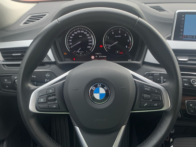 BMW X2 sDrive18d color Blanco. Año 2021. 110KW(150CV). Diésel. En concesionario Celtamotor Pontevedra de Pontevedra
