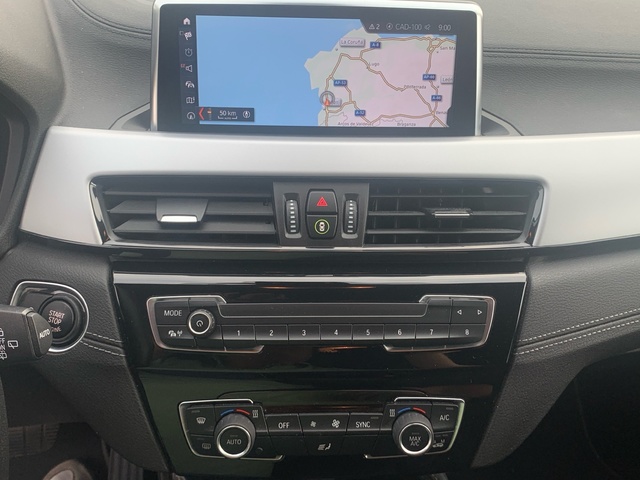 BMW X2 sDrive18d color Blanco. Año 2021. 110KW(150CV). Diésel. En concesionario Celtamotor Pontevedra de Pontevedra