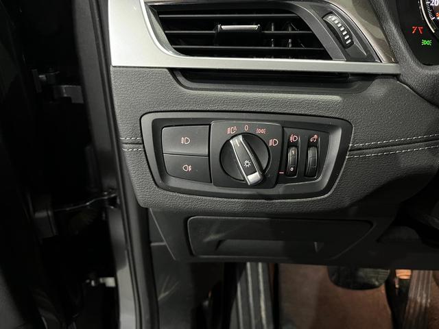 BMW X1 xDrive25e color Gris. Año 2021. 162KW(220CV). Híbrido Electro/Gasolina. En concesionario Unicars Ponent de Lleida