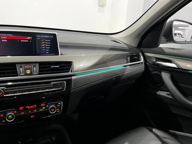 BMW X1 xDrive25e color Gris. Año 2021. 162KW(220CV). Híbrido Electro/Gasolina. En concesionario Unicars Ponent de Lleida