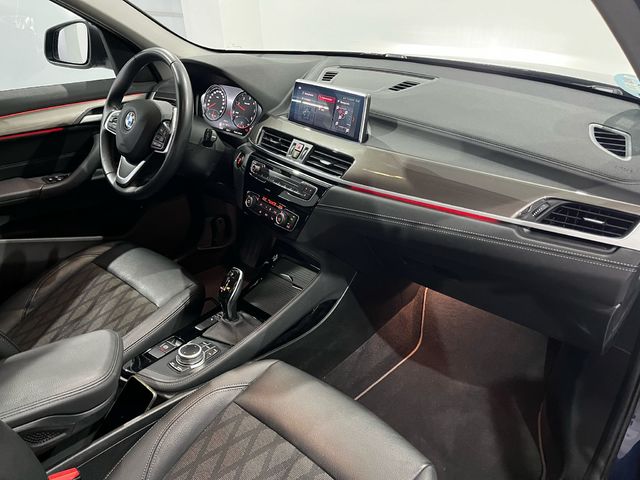 BMW X1 sDrive18d color Azul. Año 2020. 110KW(150CV). Diésel. En concesionario Unicars Ponent de Lleida