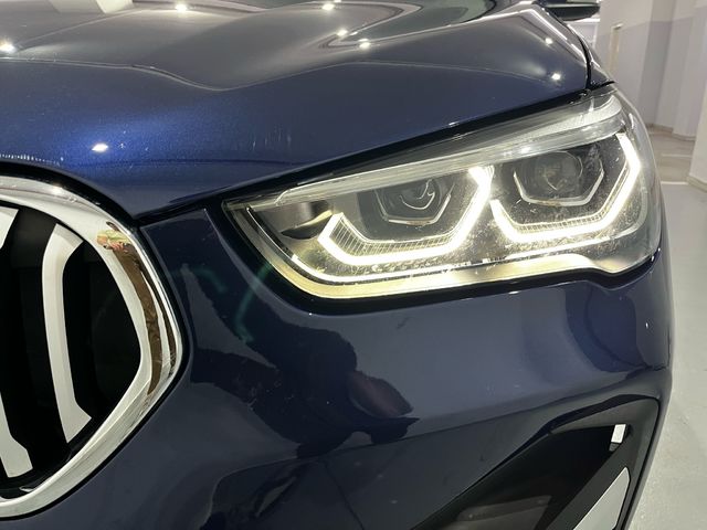 BMW X1 sDrive18d color Azul. Año 2020. 110KW(150CV). Diésel. En concesionario Unicars Ponent de Lleida