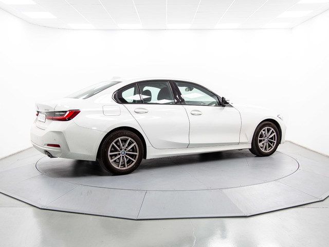 BMW Serie 3 318d color Blanco. Año 2023. 110KW(150CV). Diésel. En concesionario Móvil Begar Alicante de Alicante