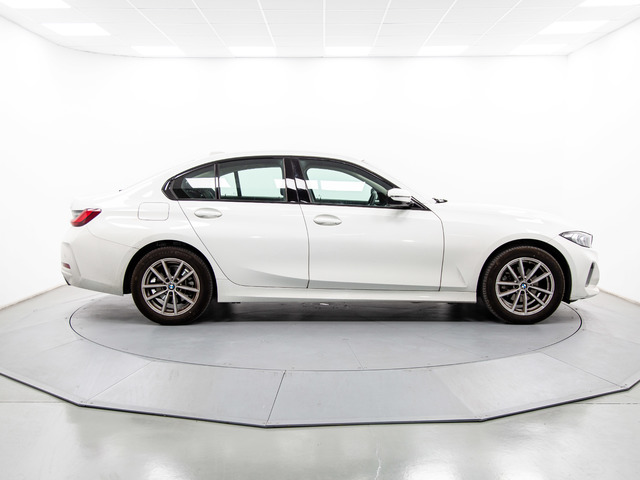 BMW Serie 3 318d color Blanco. Año 2023. 110KW(150CV). Diésel. En concesionario Móvil Begar Alicante de Alicante