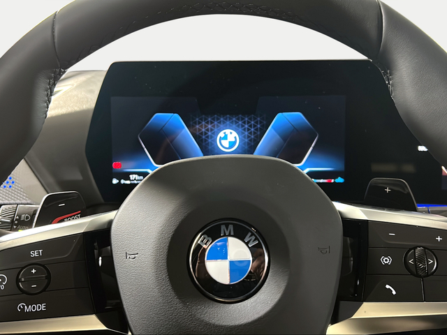 BMW Serie 1 118d color Blanco. Año 2025. 110KW(150CV). Diésel. En concesionario San Pablo Motor | Su Eminencia de Sevilla