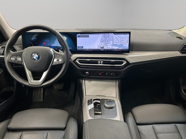 BMW Serie 3 318d Touring color Negro. Año 2024. 110KW(150CV). Diésel. En concesionario ALZIRA Automoviles Fersan, S.A. de Valencia