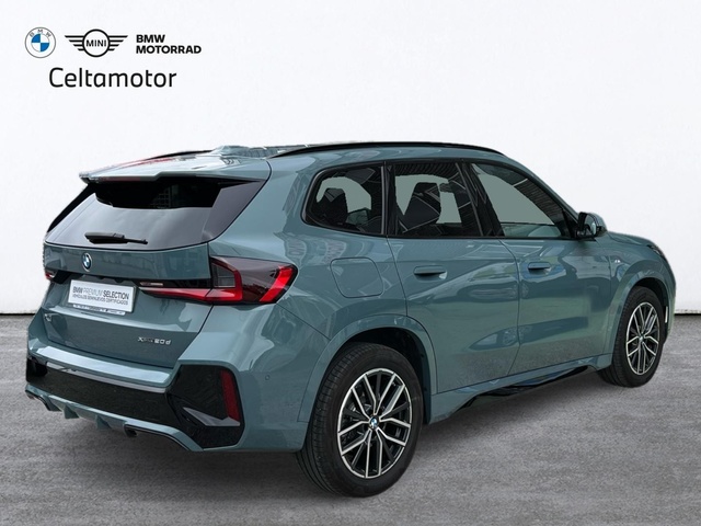 BMW X1 xDrive20d color Verde. Año 2024. 120KW(163CV). Diésel. En concesionario Celtamotor Vigo de Pontevedra