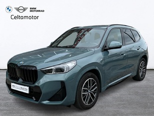 Fotos de BMW X1 xDrive20d color Verde. Año 2024. 120KW(163CV). Diésel. En concesionario Celtamotor Vigo de Pontevedra