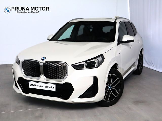 BMW iX1 xDrive30 color Blanco. Año 2025. 230KW(313CV). Eléctrico. En concesionario Pruna Motor de Barcelona