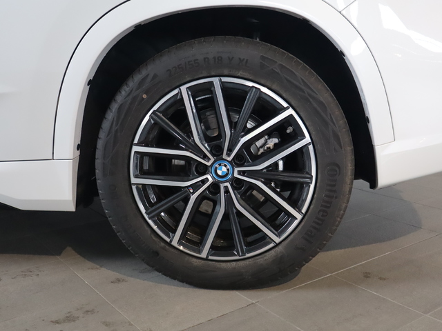 BMW iX1 xDrive30 color Blanco. Año 2025. 230KW(313CV). Eléctrico. En concesionario Pruna Motor de Barcelona