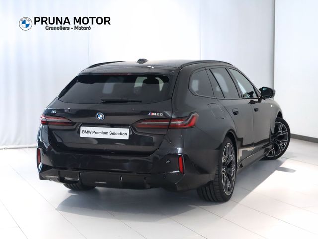 BMW i5 M60 color Gris. Año 2025. 442KW(601CV). Eléctrico. En concesionario Pruna Motor de Barcelona