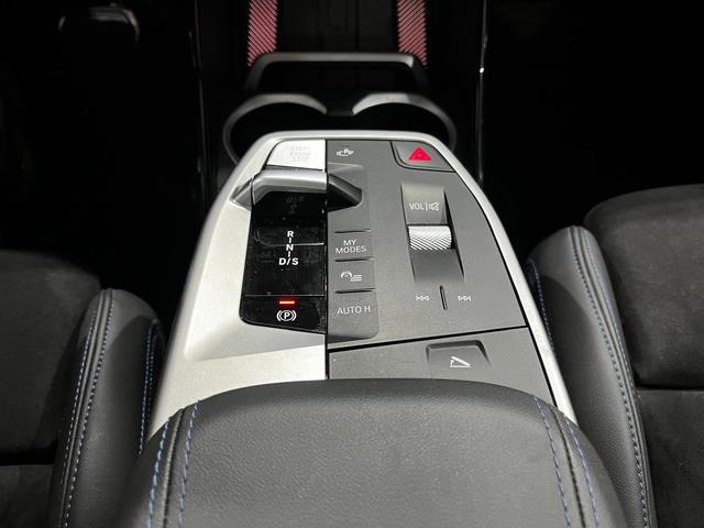 BMW X1 sDrive18d color Gris Plata. Año 2024. 110KW(150CV). Diésel. En concesionario Unicars Ponent de Lleida