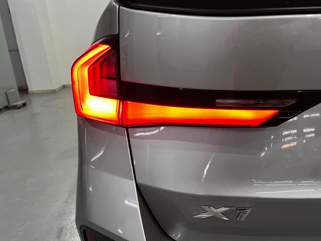 BMW X1 sDrive18d color Gris Plata. Año 2024. 110KW(150CV). Diésel. En concesionario Unicars Ponent de Lleida
