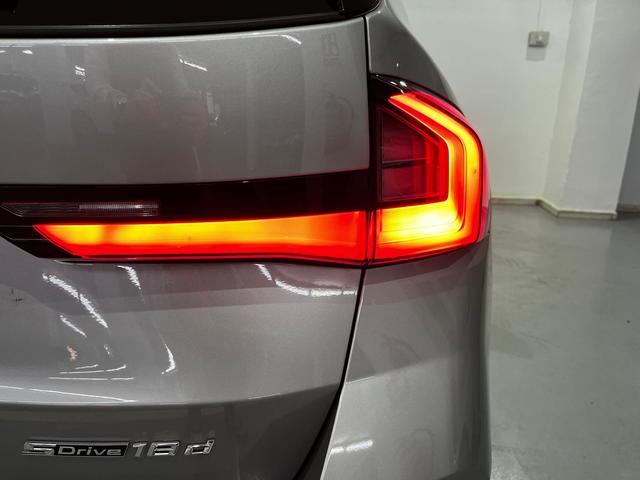 BMW X1 sDrive18d color Gris Plata. Año 2024. 110KW(150CV). Diésel. En concesionario Unicars Ponent de Lleida