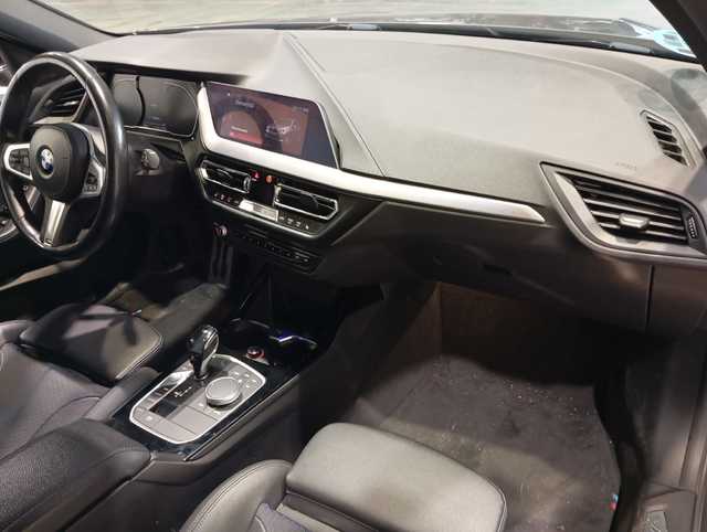 BMW Serie 1 118i color Gris. Año 2020. 103KW(140CV). Gasolina. En concesionario Motor Munich Cadi - Manresa - VO de Barcelona