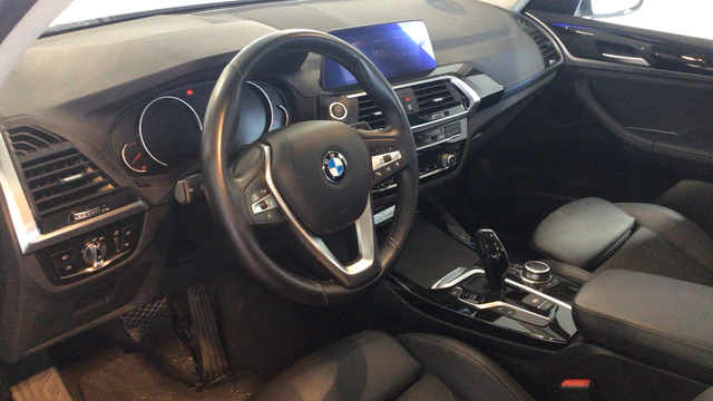 BMW X3 xDrive20d color Gris Plata. Año 2021. 140KW(190CV). Diésel. En concesionario BYmyCAR Madrid - Alcalá de Madrid