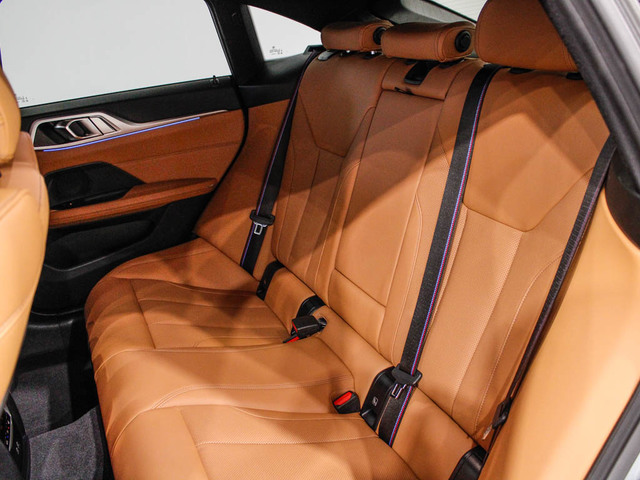 BMW i4 eDrive35 color Gris. Año 2025. 210KW(286CV). Eléctrico. En concesionario Barcelona Premium -- GRAN VIA de Barcelona