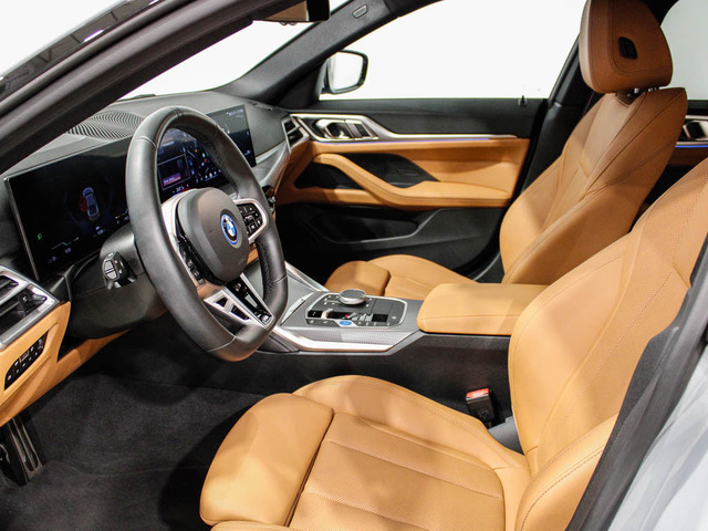 BMW i4 eDrive35 color Gris. Año 2025. 210KW(286CV). Eléctrico. En concesionario Barcelona Premium -- GRAN VIA de Barcelona