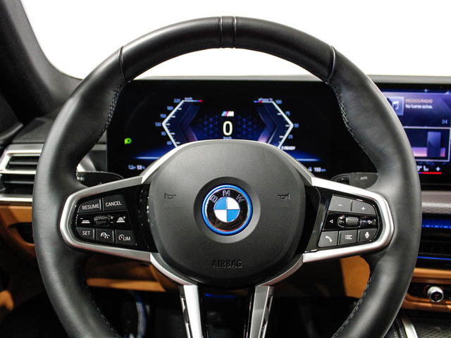 BMW i4 eDrive35 color Gris. Año 2025. 210KW(286CV). Eléctrico. En concesionario Barcelona Premium -- GRAN VIA de Barcelona