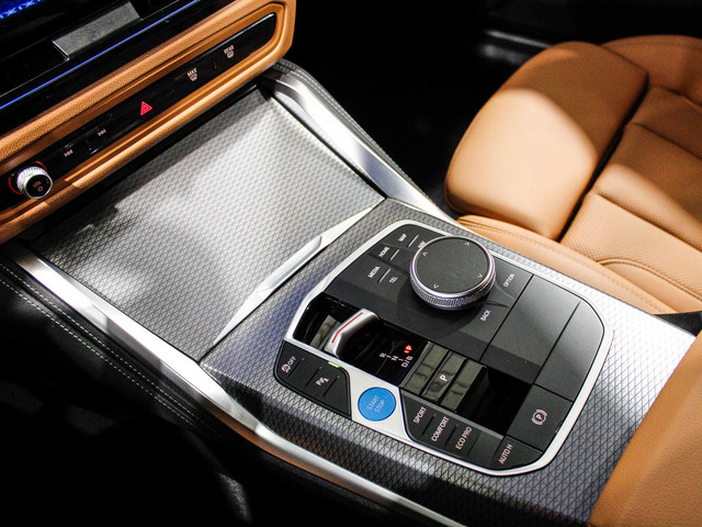 BMW i4 eDrive35 color Gris. Año 2025. 210KW(286CV). Eléctrico. En concesionario Barcelona Premium -- GRAN VIA de Barcelona