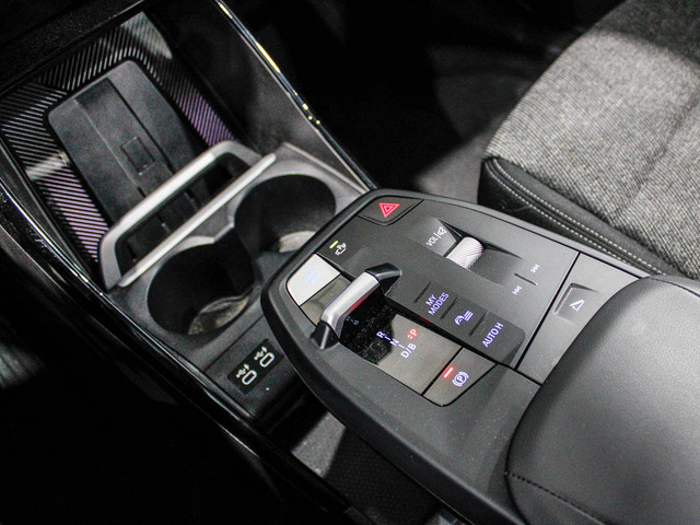 BMW iX1 xDrive30 color Blanco. Año 2025. 230KW(313CV). Eléctrico. En concesionario Barcelona Premium -- GRAN VIA de Barcelona