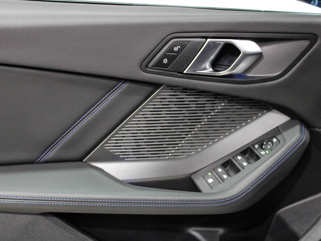 BMW Serie 2 220d Gran Coupe color Negro. Año 2025. 120KW(163CV). Diésel. En concesionario Barcelona Premium -- GRAN VIA de Barcelona