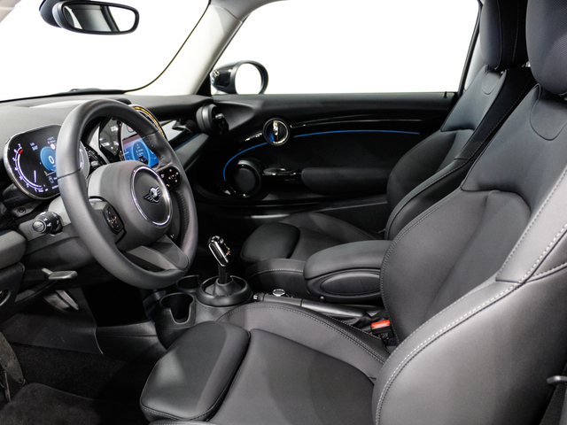 fotoG 10 del MINI MINI 3 Puertas Cooper 100 kW (136 CV) 136cv Gasolina del 2024 en Barcelona