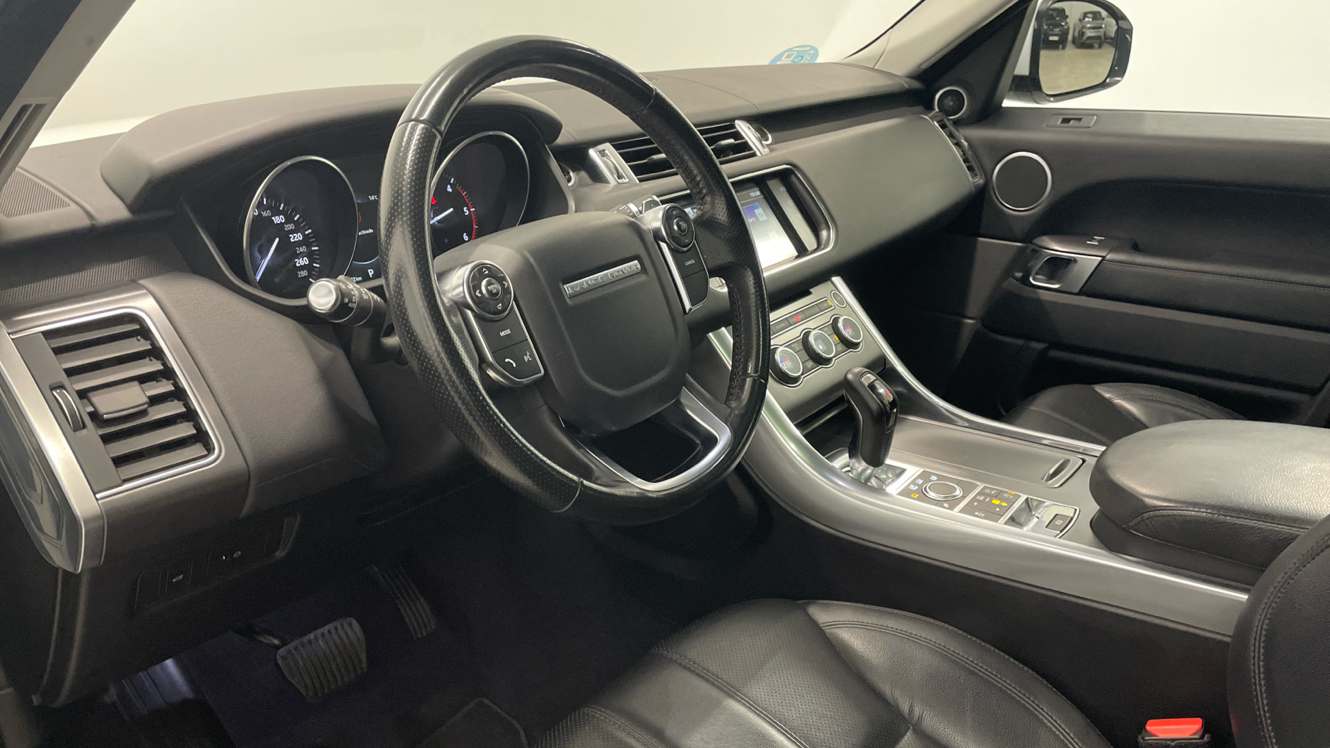 Land Rover Range Rover Sport 3.0 TDV6 - 24