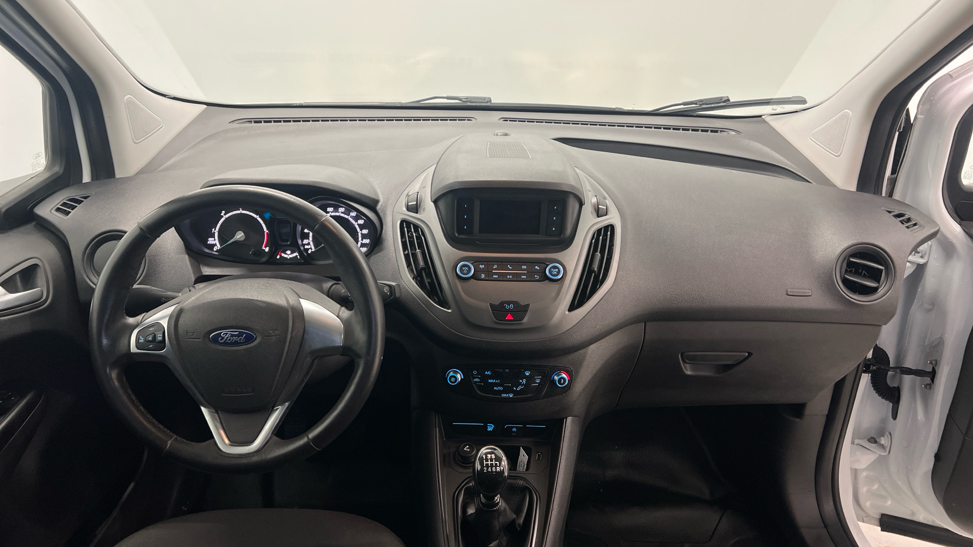 Ford Transit Courier Furgon 1.5 TDCI - 4