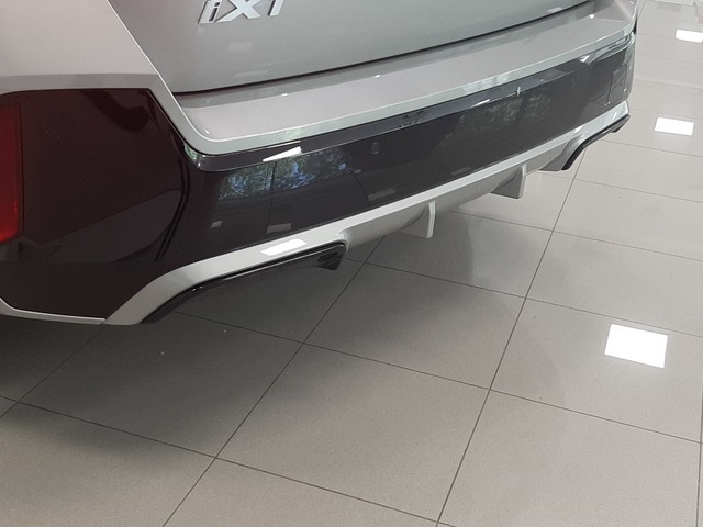 BMW iX1 eDrive20 color Gris Plata. Año 2025. 150KW(204CV). Eléctrico. En concesionario Automoviles Bertolin, S.L. de Valencia