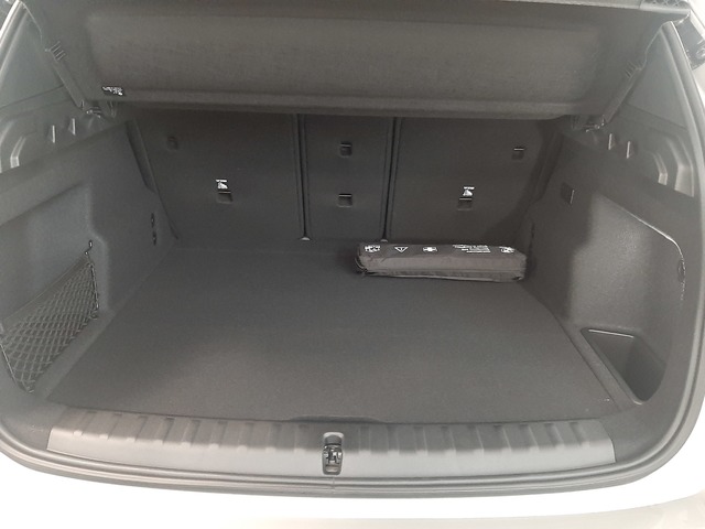 BMW iX1 eDrive20 color Gris Plata. Año 2025. 150KW(204CV). Eléctrico. En concesionario Automoviles Bertolin, S.L. de Valencia