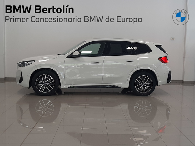 BMW iX1 eDrive20 color Blanco. Año 2025. 150KW(204CV). Eléctrico. En concesionario Automoviles Bertolin, S.L. de Valencia