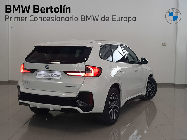 BMW iX1 eDrive20 color Blanco. Año 2025. 150KW(204CV). Eléctrico. En concesionario Automoviles Bertolin, S.L. de Valencia