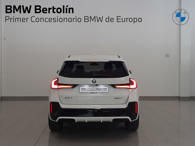 BMW iX1 eDrive20 color Blanco. Año 2025. 150KW(204CV). Eléctrico. En concesionario Automoviles Bertolin, S.L. de Valencia