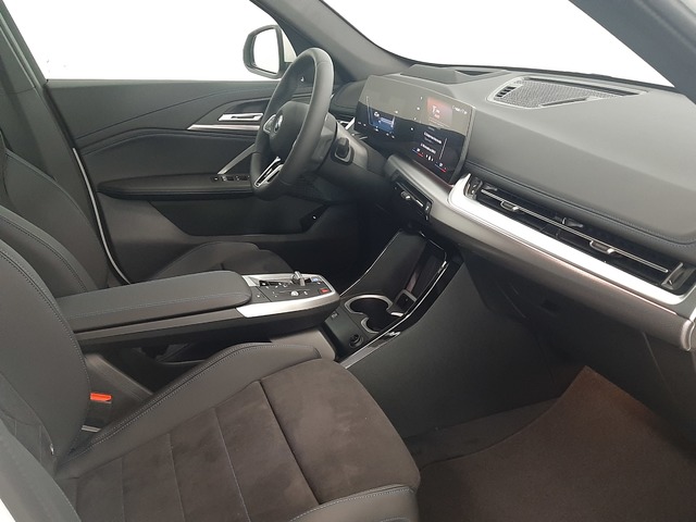 BMW iX1 eDrive20 color Blanco. Año 2025. 150KW(204CV). Eléctrico. En concesionario Automoviles Bertolin, S.L. de Valencia