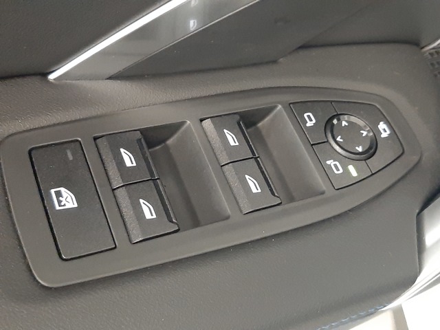 BMW iX1 eDrive20 color Blanco. Año 2025. 150KW(204CV). Eléctrico. En concesionario Automoviles Bertolin, S.L. de Valencia
