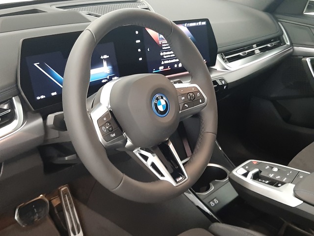 BMW iX1 eDrive20 color Blanco. Año 2025. 150KW(204CV). Eléctrico. En concesionario Automoviles Bertolin, S.L. de Valencia