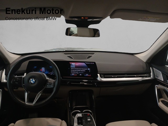 BMW X1 xDrive20d color Gris Plata. Año 2023. 120KW(163CV). Diésel. En concesionario Enekuri Motor de Vizcaya