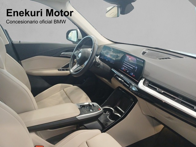 BMW X1 xDrive20d color Gris Plata. Año 2023. 120KW(163CV). Diésel. En concesionario Enekuri Motor de Vizcaya