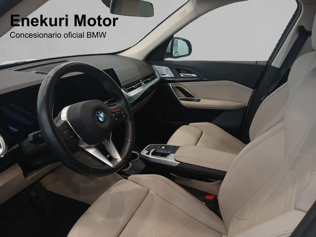 BMW X1 xDrive20d color Gris Plata. Año 2023. 120KW(163CV). Diésel. En concesionario Enekuri Motor de Vizcaya