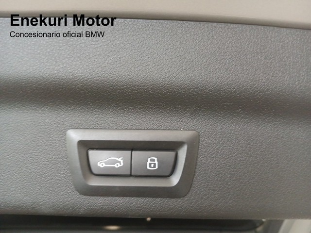 BMW X1 xDrive20d color Gris Plata. Año 2023. 120KW(163CV). Diésel. En concesionario Enekuri Motor de Vizcaya