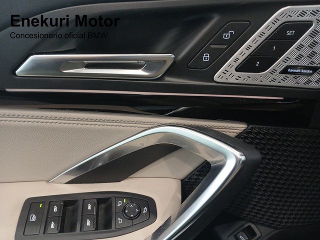 BMW X1 xDrive20d color Gris Plata. Año 2023. 120KW(163CV). Diésel. En concesionario Enekuri Motor de Vizcaya
