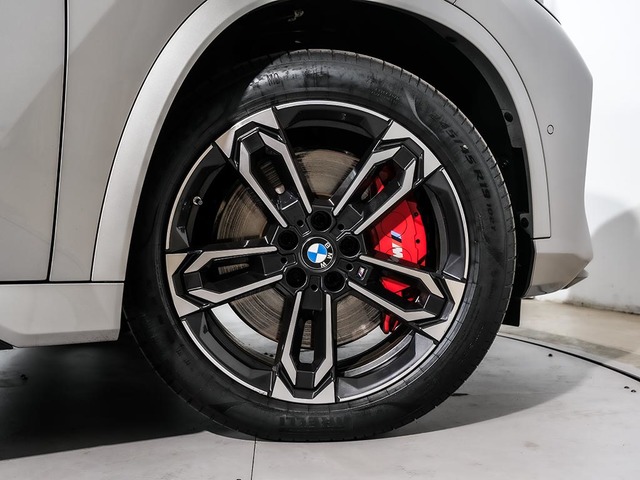 BMW X1 M35i color Gris Plata. Año 2024. 221KW(300CV). Gasolina. En concesionario Oliva Motor Tarragona de Tarragona