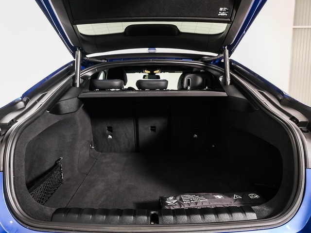 BMW i4 eDrive40 color Azul. Año 2024. 250KW(340CV). Eléctrico. En concesionario Oliva Motor Tarragona de Tarragona