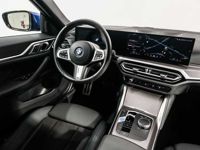 BMW i4 eDrive40 color Azul. Año 2024. 250KW(340CV). Eléctrico. En concesionario Oliva Motor Tarragona de Tarragona