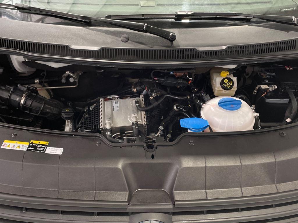 Volkswagen Caravelle 2.0 TDI - 13