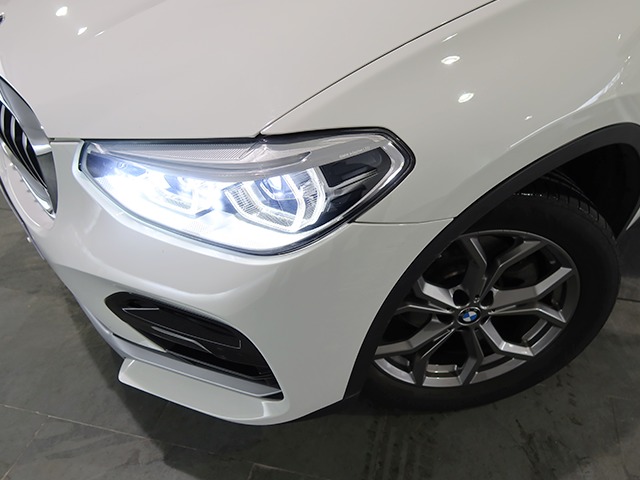 BMW X4 xDrive20d color Blanco. Año 2018. 140KW(190CV). Diésel. En concesionario Autogal de Ourense