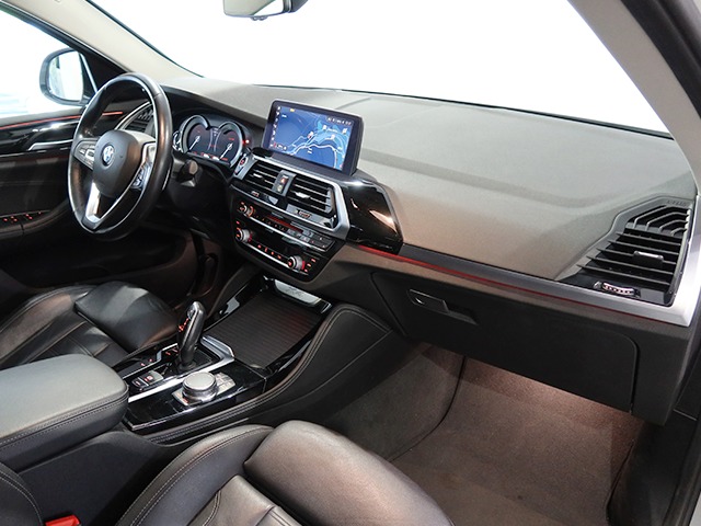 BMW X4 xDrive20d color Blanco. Año 2018. 140KW(190CV). Diésel. En concesionario Autogal de Ourense