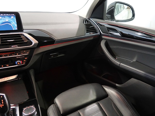 BMW X4 xDrive20d color Blanco. Año 2018. 140KW(190CV). Diésel. En concesionario Autogal de Ourense