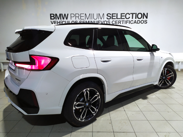 BMW X1 sDrive20d color Blanco. Año 2025. 120KW(163CV). Diésel. En concesionario Hispamovil Elche de Alicante